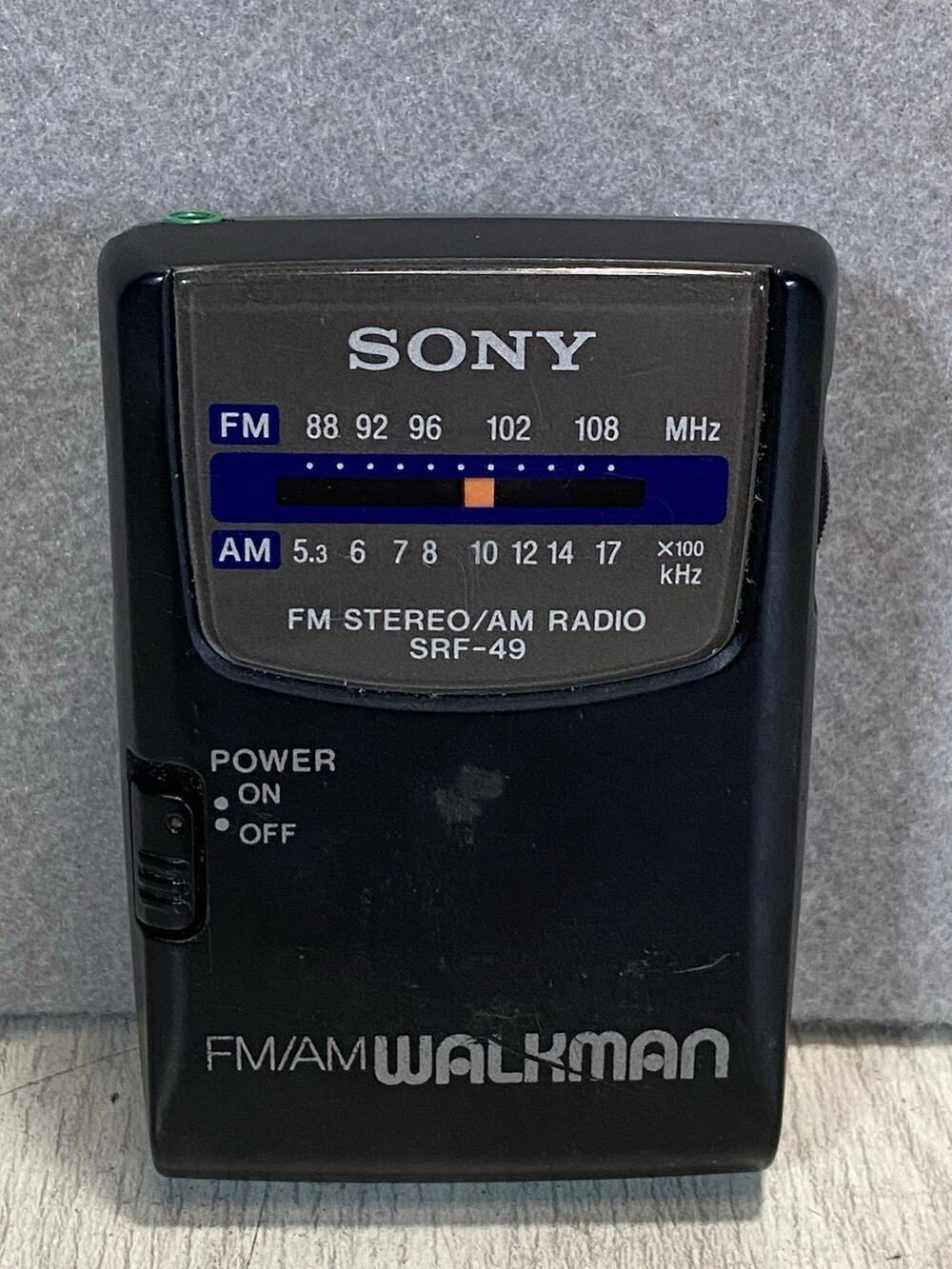 Vintage Sony Walkman SRF-49 FM/AM Stereo Radio w/Belt Clip Tested Works